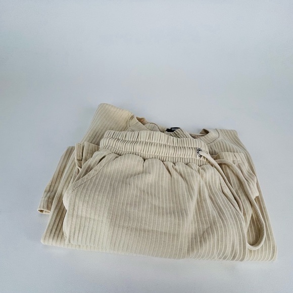 RIBBED TSHIRT AND SHORT SET cream - Picture 12 of 14